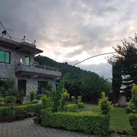 Beautiful House And Gardenヴィラ