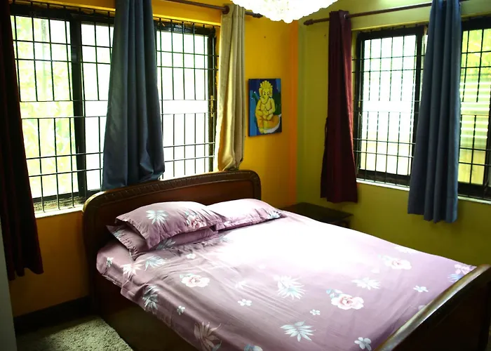Ferienhaus Beautiful House And Garden Kathmandu