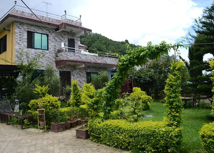Ferienhaus Beautiful House And Garden Kathmandu