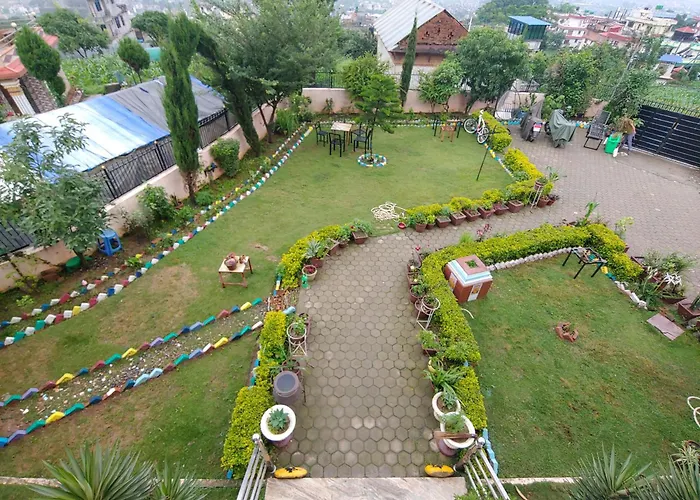 Beautiful House And Garden *