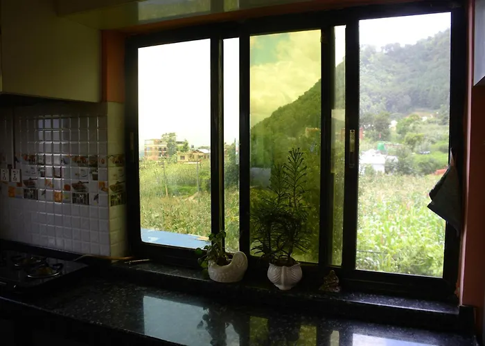 Ferienhaus Beautiful House And Garden Kathmandu
