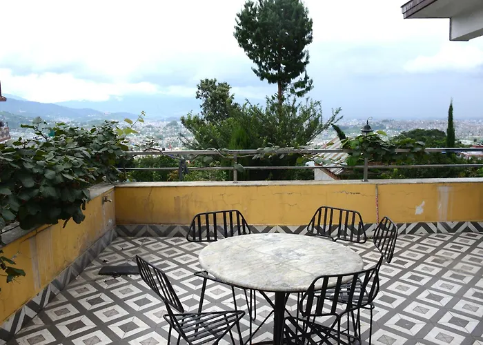 Beautiful House And Garden Ferienhaus Kathmandu